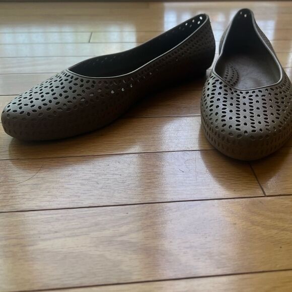 Okabashi Light Brown Plastic Waterproof Flat Shoes sz 7.5 - Picture 5 of 8